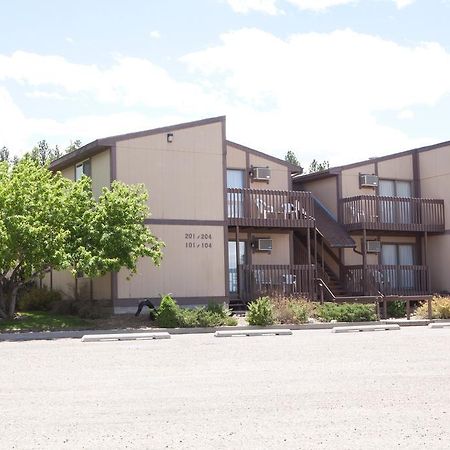 Flaming Gorge Resort Dutch John Room photo