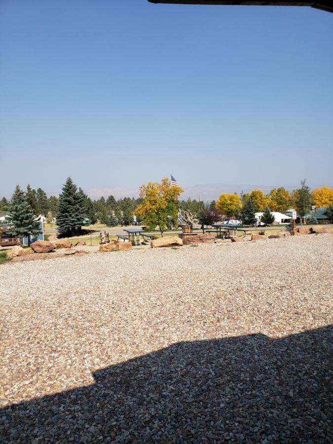 Flaming Gorge Resort Dutch John Exterior photo